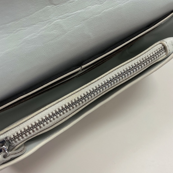 🤍 Balenciaga Crossbody🤍 - Picture 2 of 5